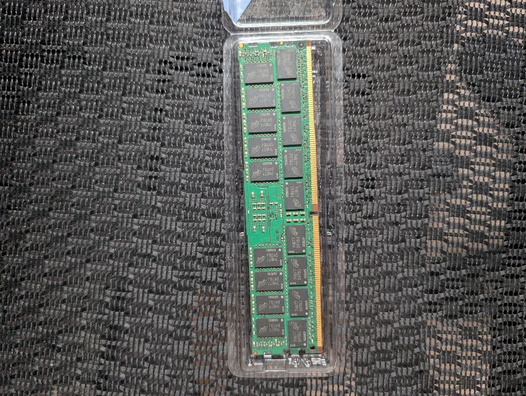 Crucial 32GB DDR4 メモリ