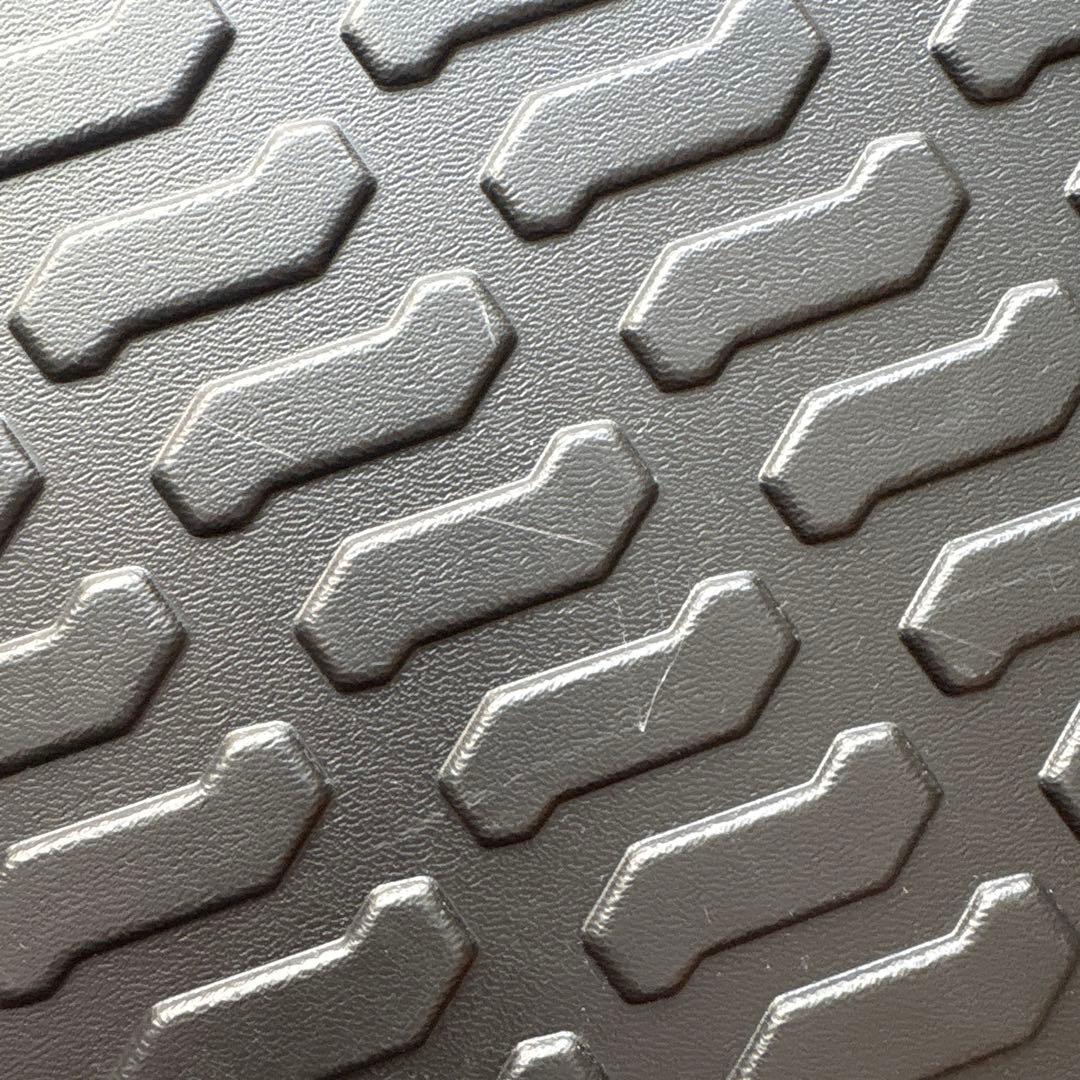 アウディ 純正 ラゲッジトレー Audi Q2