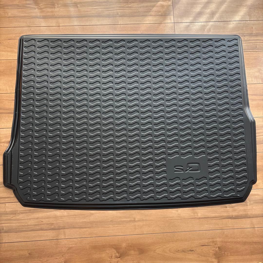 アウディ 純正 ラゲッジトレー Audi Q2