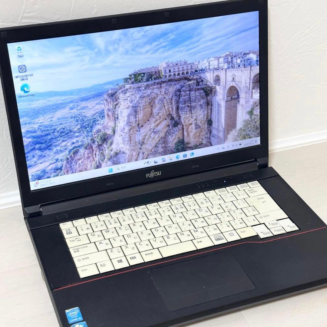 富士通 LIFEBOOK / Core i5 / SSD 128GB ブラック