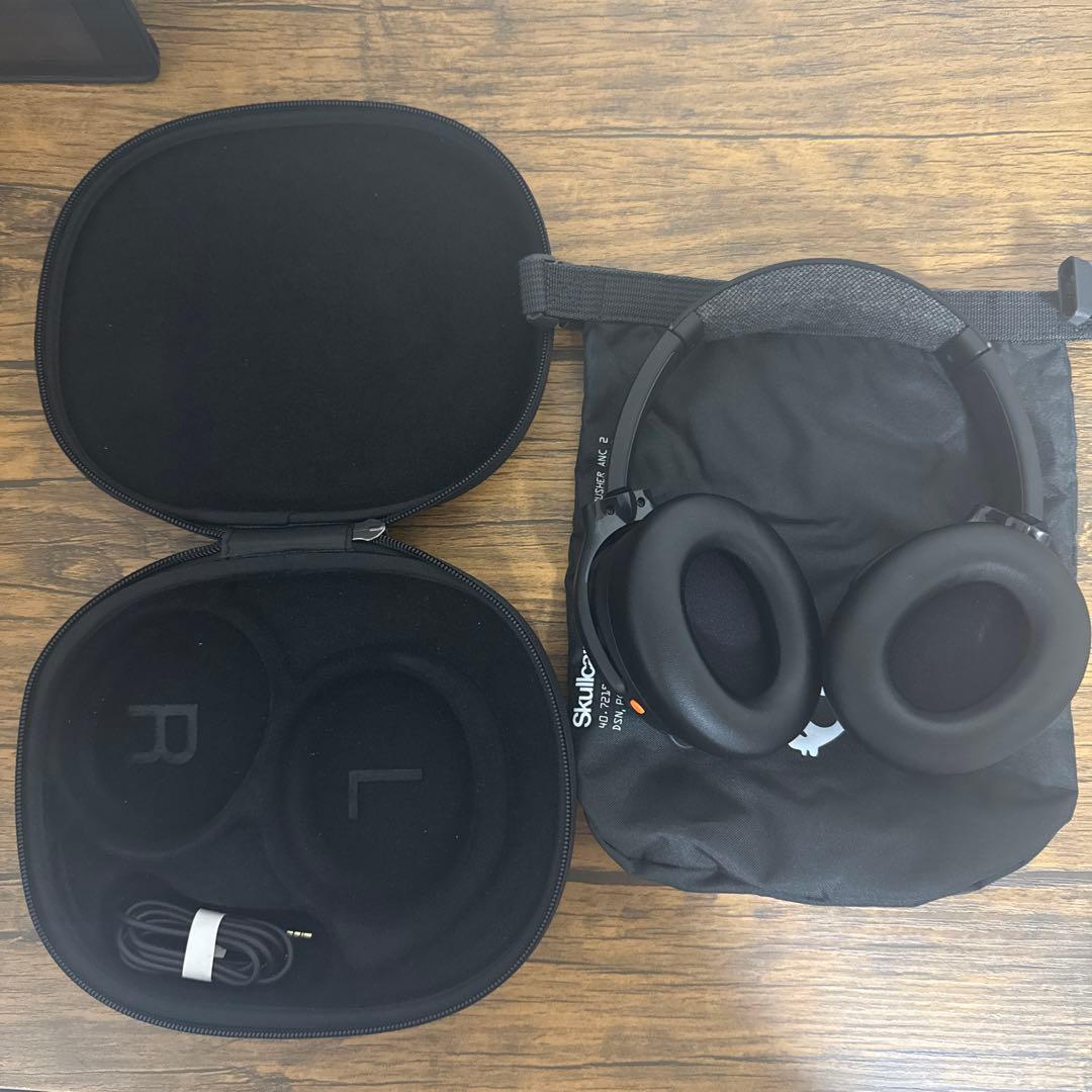 Skullcandy crusher ANC2 ハードケース付き