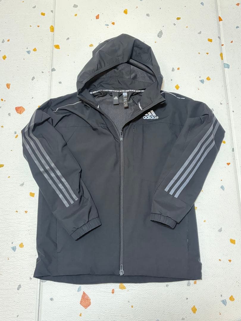 アディダス adidas ウインドブレーカー（上下セット・Lサイズ）