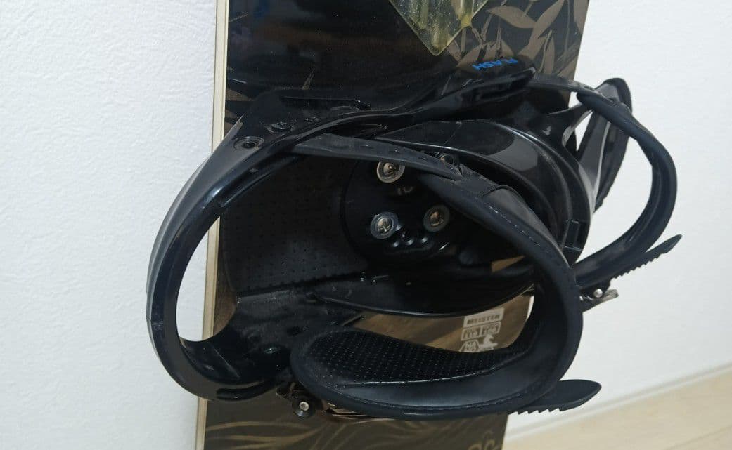 たたた　BURTON スノーボードビンディング ブラック