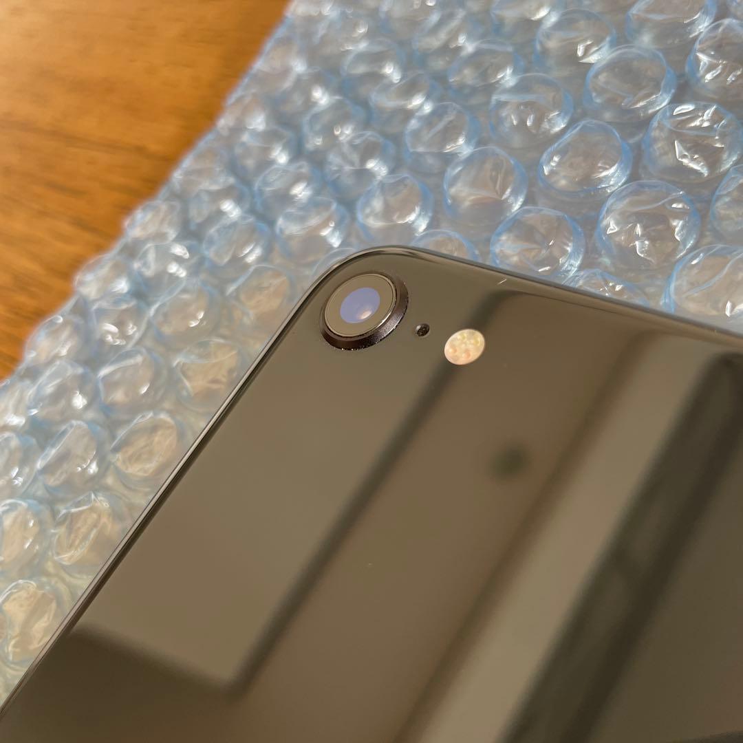 Apple iPhoneSE第二世代128GB SIMフリーブラック
