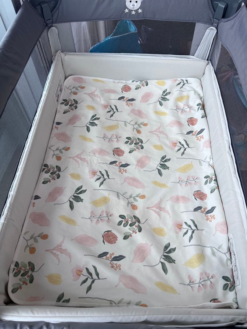 アップリカ　エアー　ココネルエアーAB　ベビーベッド　サークル