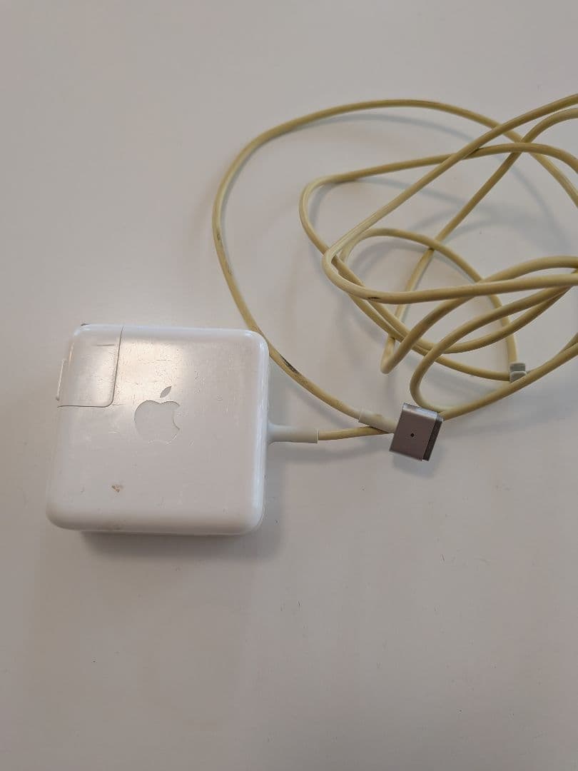 MacBook Air 13インチ Early 2015 8GB 充電209回