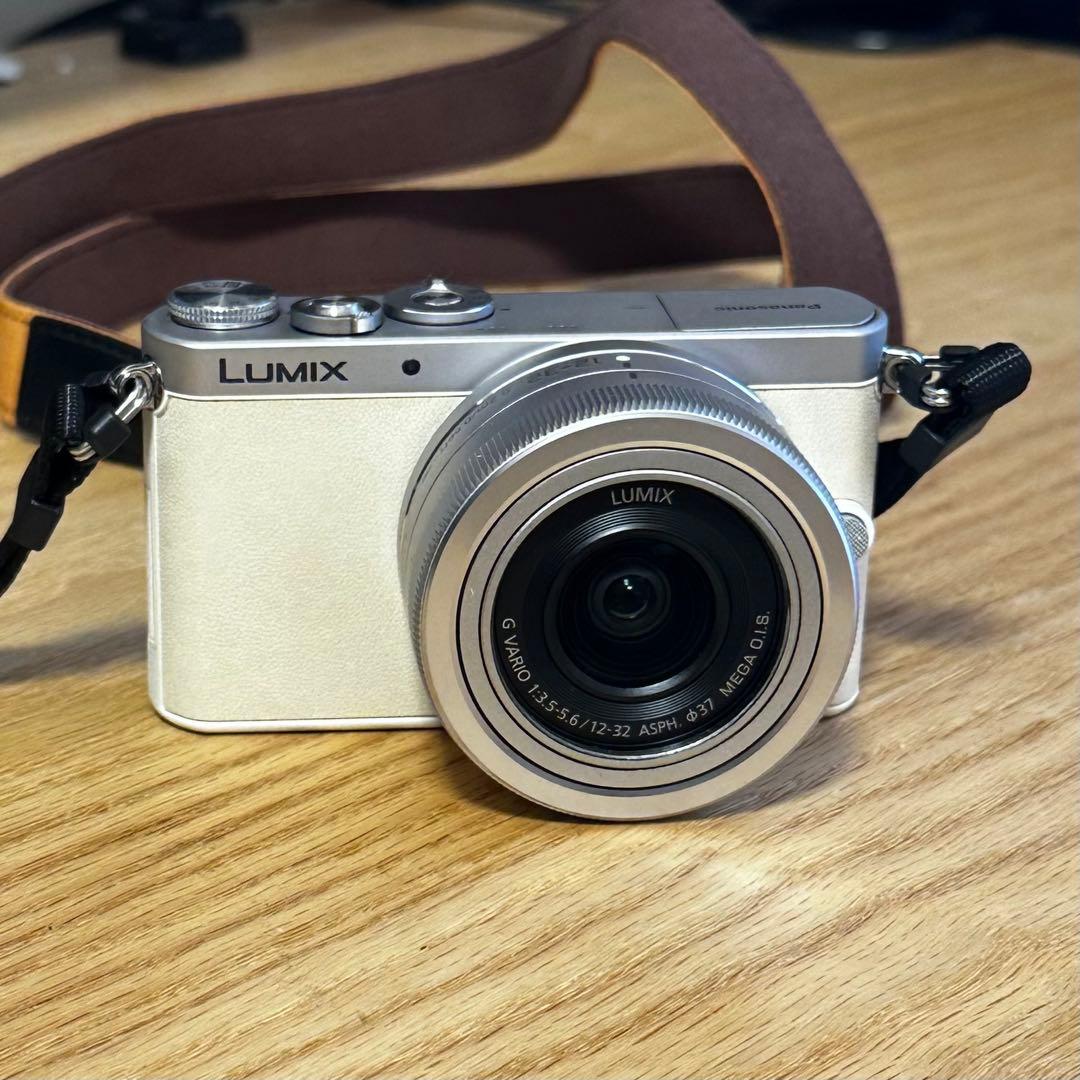 【美品】Panasonic LUMIX GM1K ミラーレス一眼カメラ ホワイト
