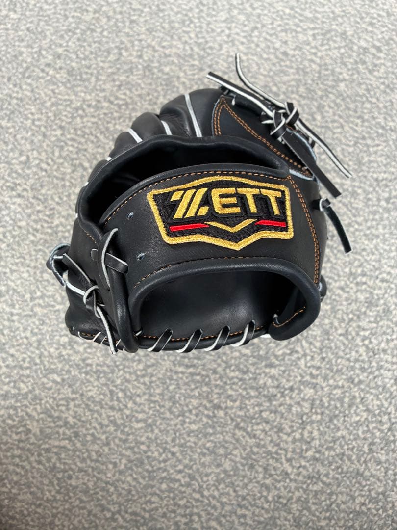 ZETTプロステイタス軟式内野手用グラブ