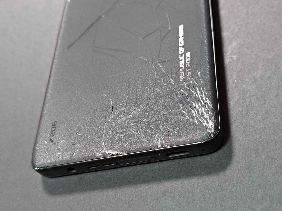 ASUS ROG Phone 9PRO 中古 背面割れ有り