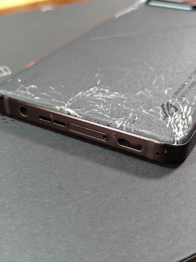 ASUS ROG Phone 9PRO 中古 背面割れ有り