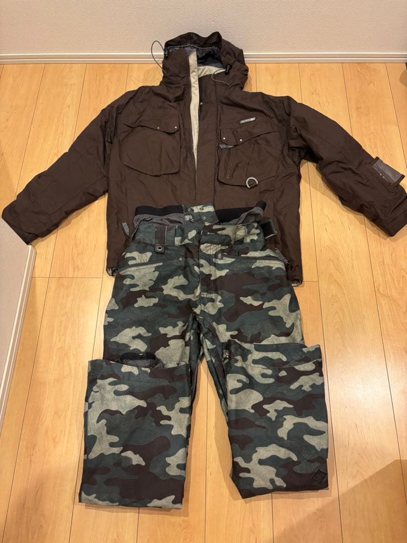 スノボー　スキー　ウェア上下セット　手袋付き