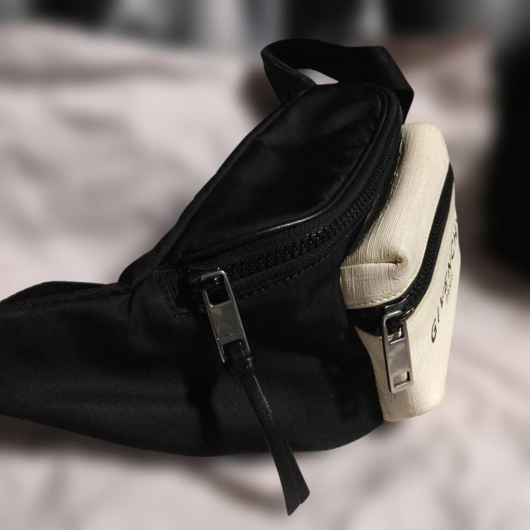 GIVENCHY ナイロン製ボディバッグ ブラック/ホワイト！最終値下げ！