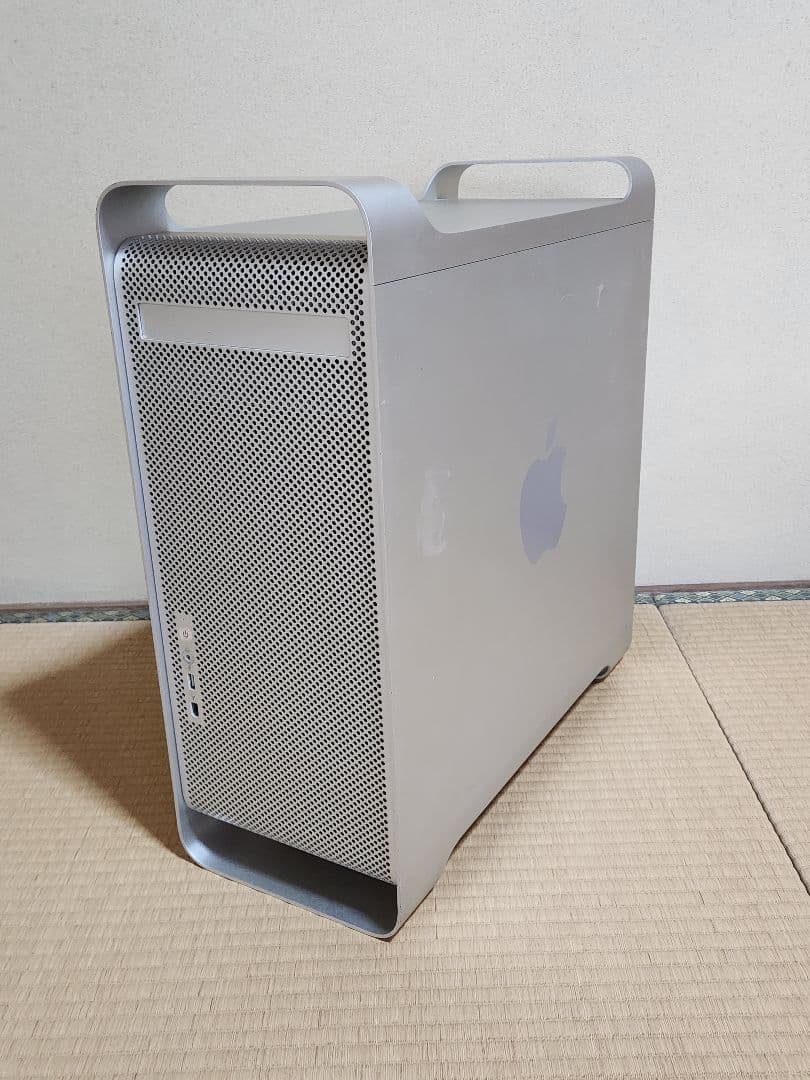 Apple powermac G5本体とキーボード