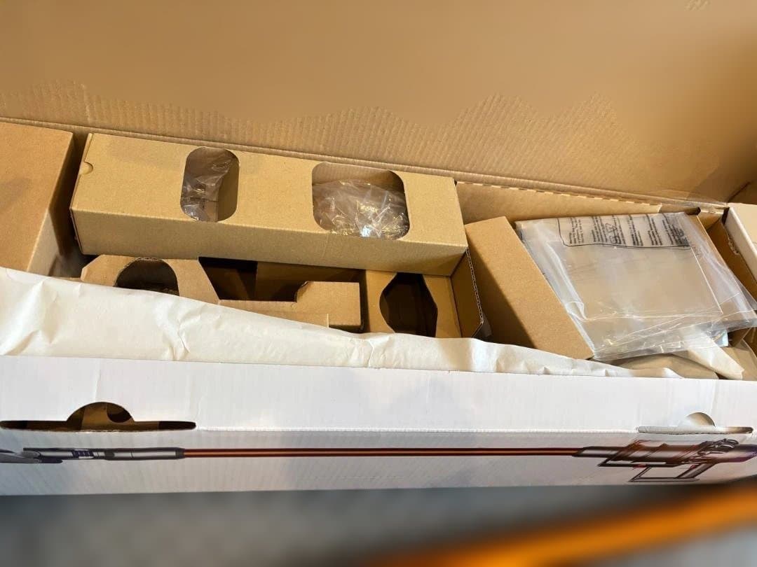 DysonV10 Fluffy（外箱・フロアドック付、動作可、バッテリー要交換）