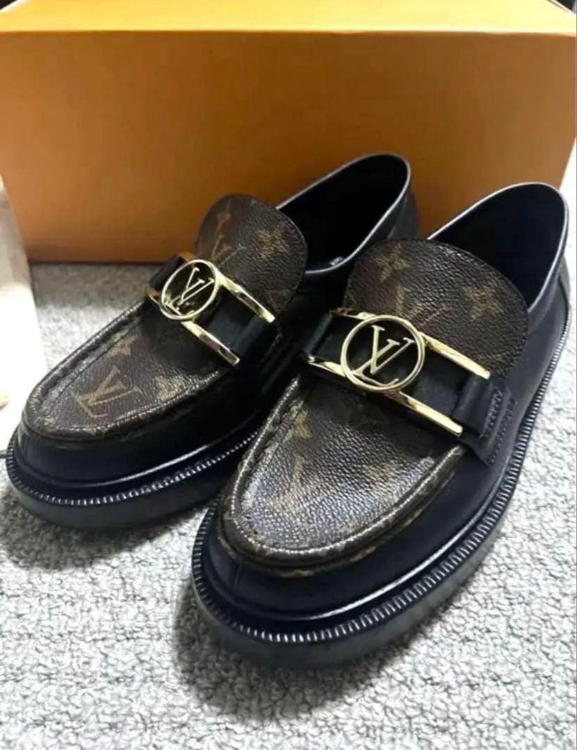 専用LOUIS VUITTON 厚底ローファー　左