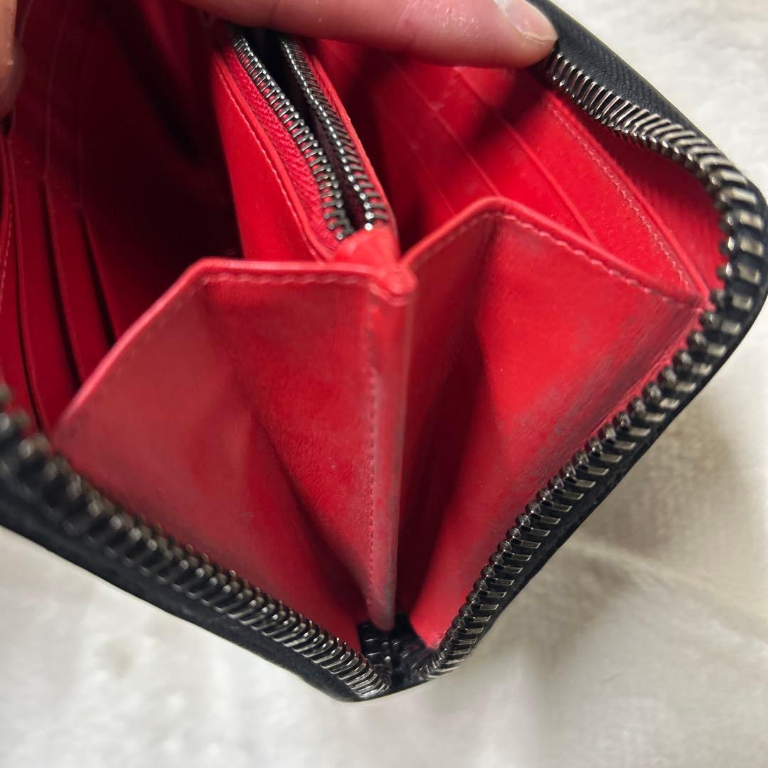 黒 スタッズ付き レザー長財布