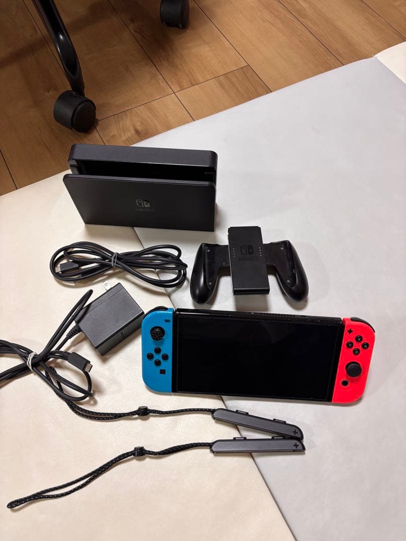 Nintendo Switch 有機EL本体 青/赤ジョイコン