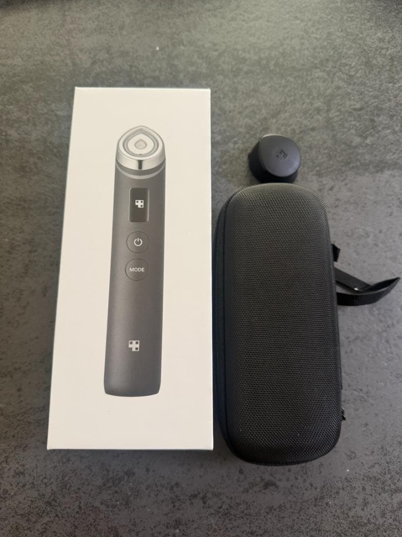 medicube AGE-R ブースタープロ 美顔器 黒 ケース、キャップ付き