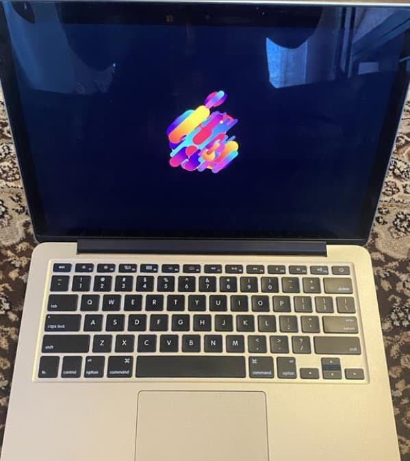 MacBook本体 Macbook Pro 13 inch SSD 256G