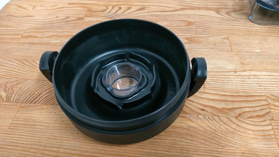 【未使用に近い】バイタミックスE520　ホワイト　保証書つき　1607