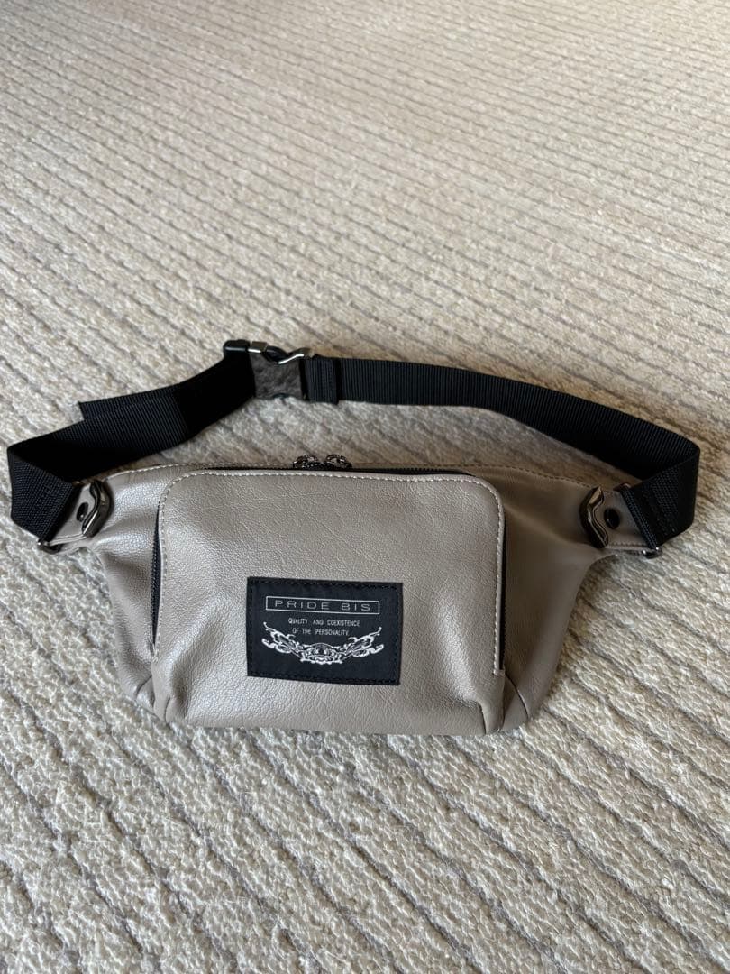 PRIDE BISグレーウエストポーチ フロントポケット付き