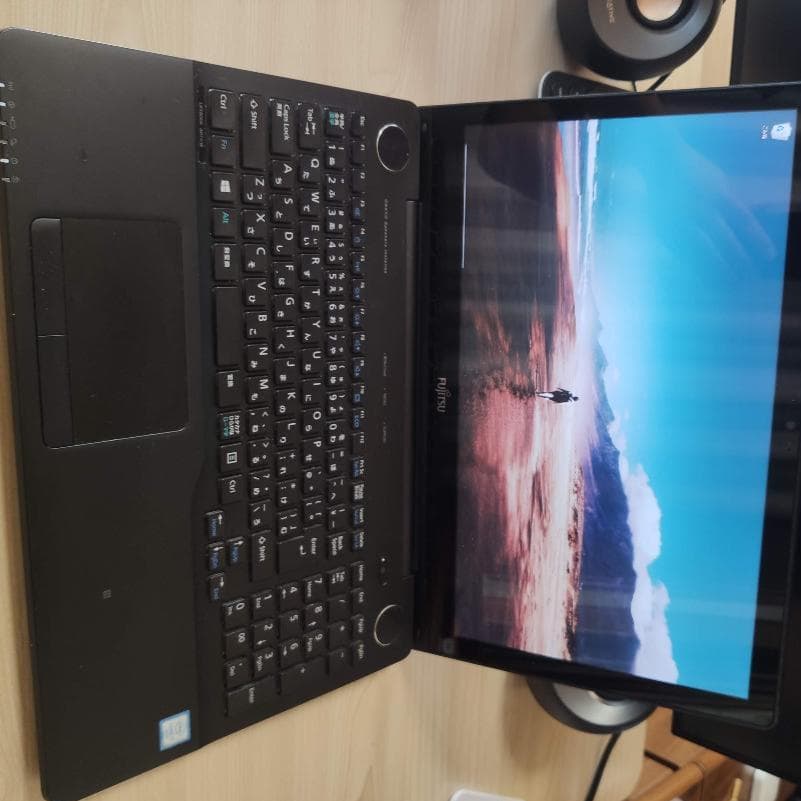 FMV LIFEBOOK AH77/W　Core i7 6700HQ