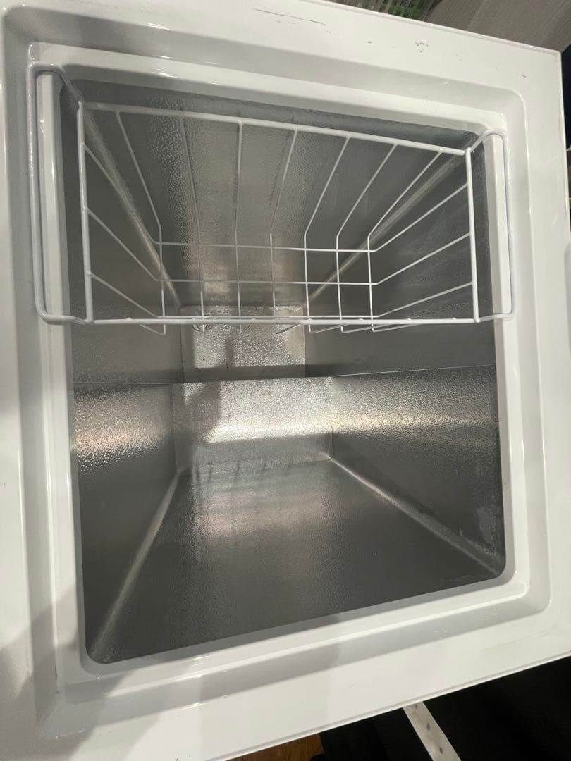 h*h様 ホワイト チェスト型冷凍庫