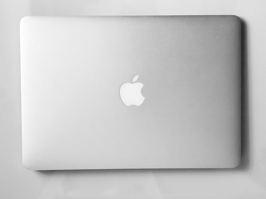 MacBook本体 MacBook Air Mid 2012 ( i7 / 8MB / 1TB )