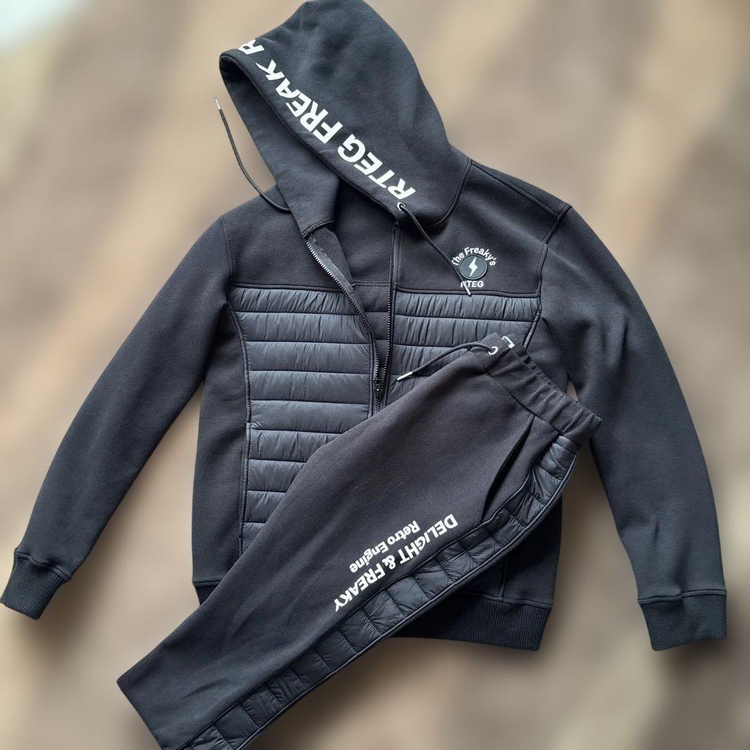 アダムスジャグラー フード付きセットアップ