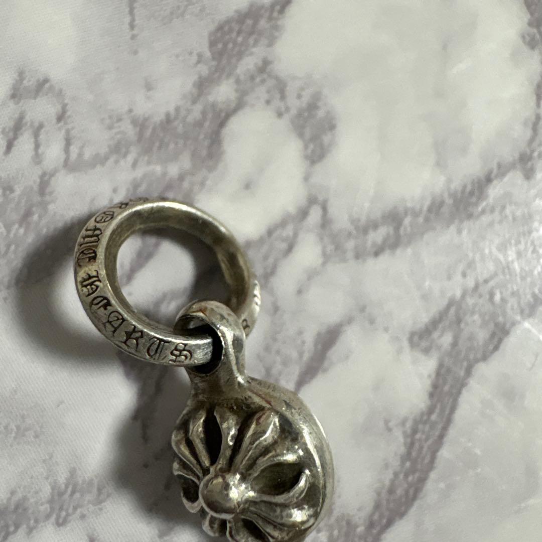 期間限定 クロムハーツ 1ボールタイニーCHクロスチャーム