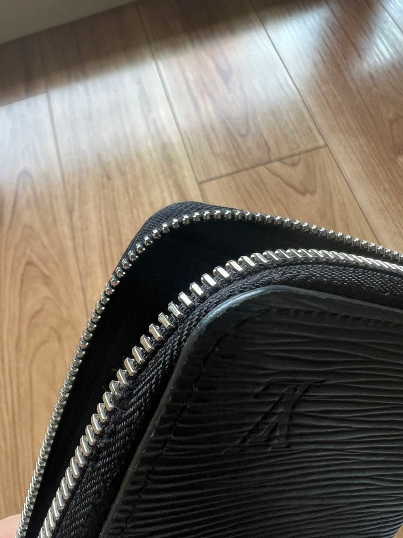 LOUIS VUITTON エピレザー 長財布 ブラック