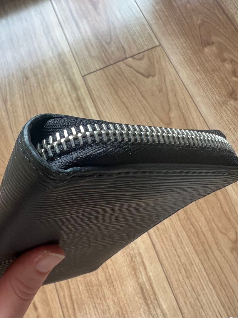 LOUIS VUITTON エピレザー 長財布 ブラック