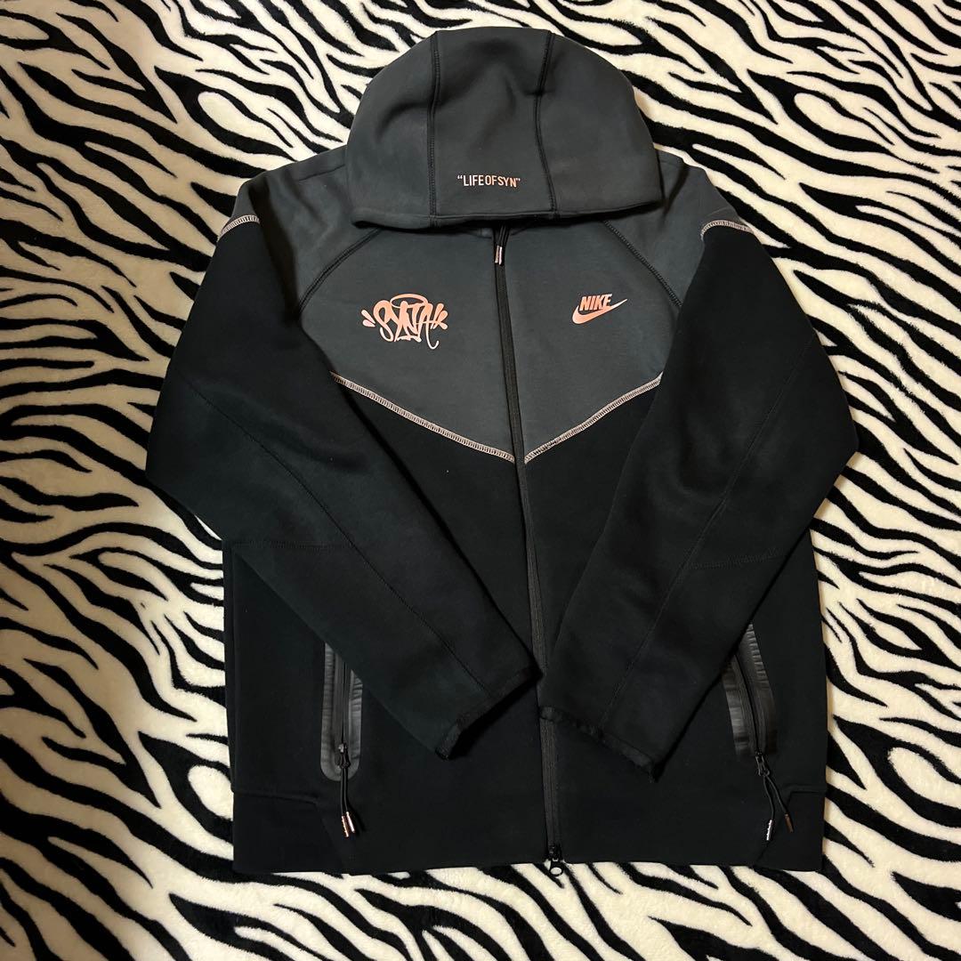 NIKEテックフリース＆シナワールド