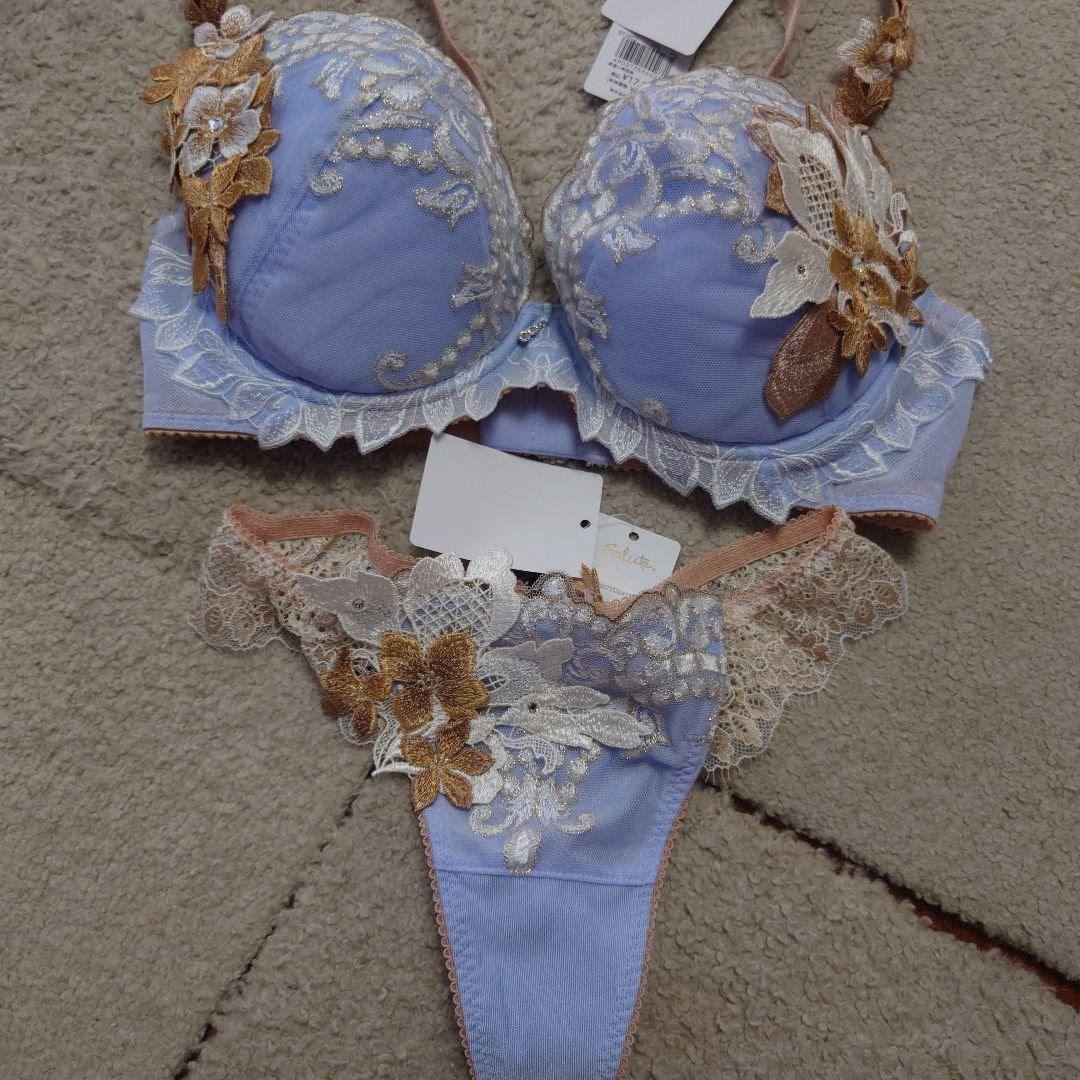 ワコール　サルート02グループ　ブラジャーF75 ソングM 新品未使用