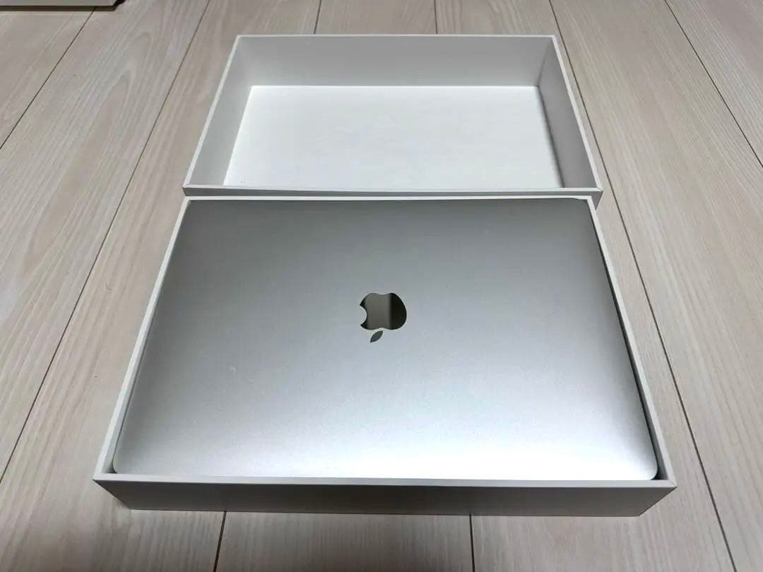 MacBook Air 13インチ M1（8GB / 256GB）箱付属品完備