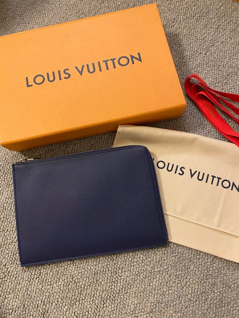 新品未使用　LOUIS VUITTON ポーチ