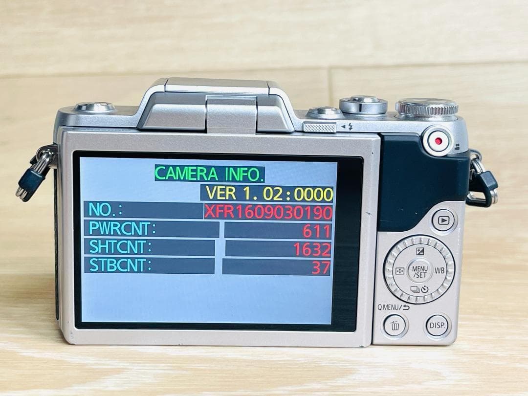 ★ショット数1632回☆Panasonic LUMIX DMC-GF7 シルバー