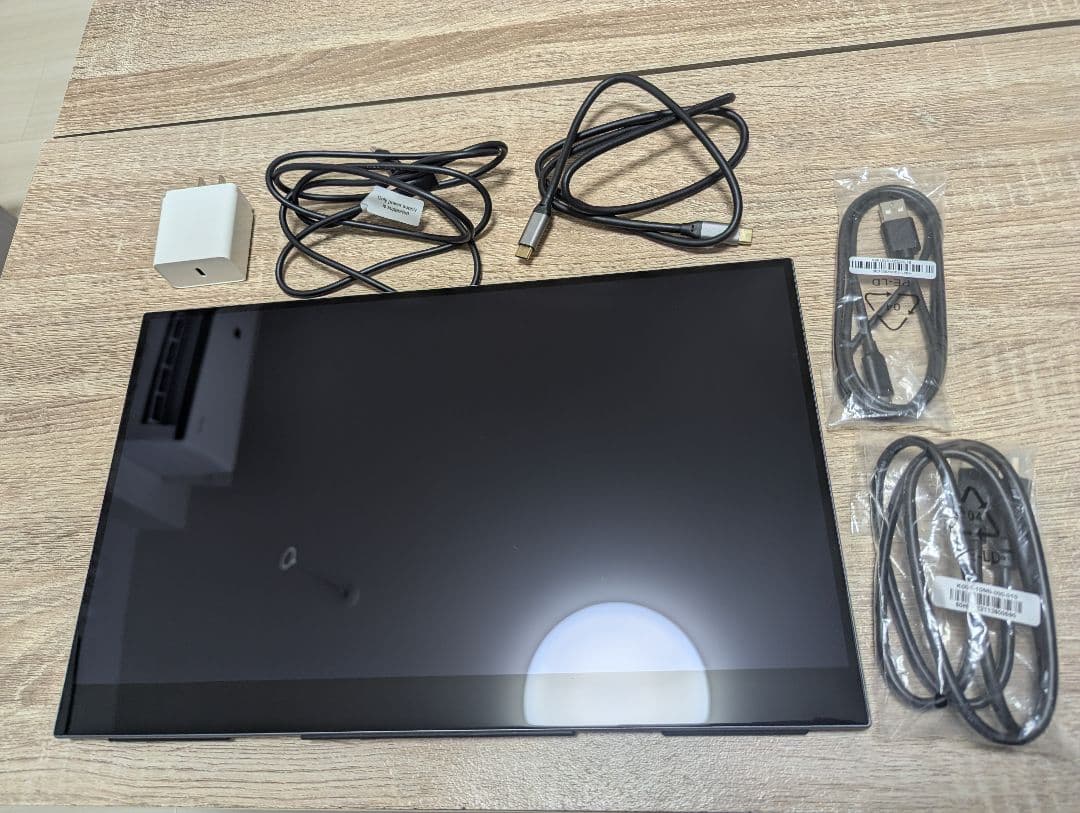 Sculptor 15.6インチ 4K モバイルモニター M156LRU