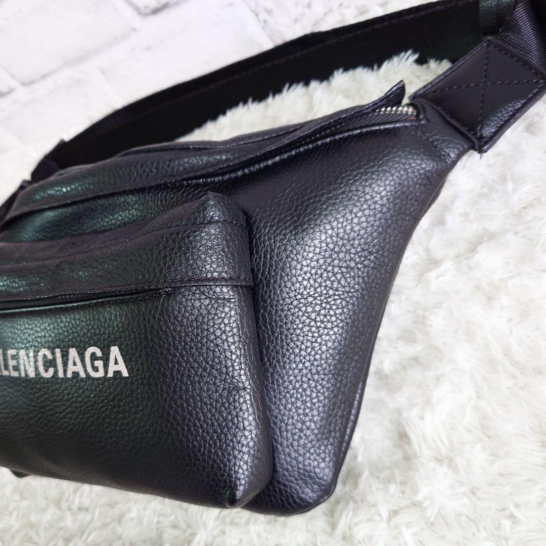 バレンシアガ エブリデイ ボディバッグ クロスボディ 黒 レザー ユニセックス
