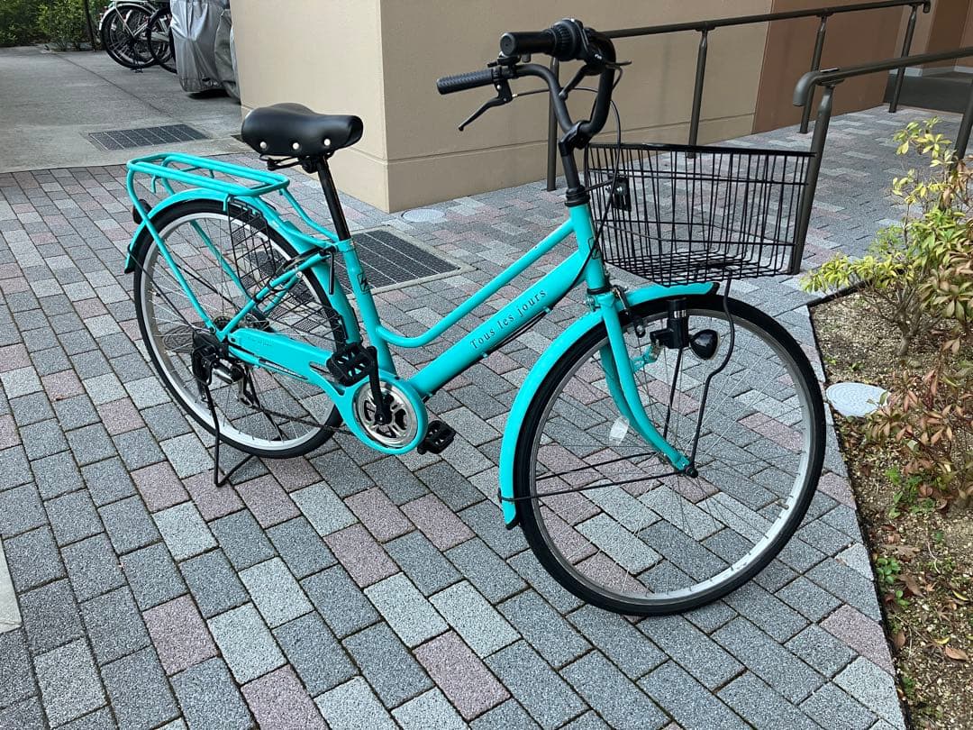 水色 シティサイクル 前部バスケット付き　自転車