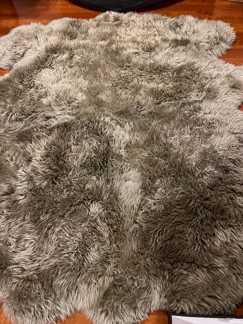 リアルムートンラグ　羊毛シープスキン　長毛 特大サイズ