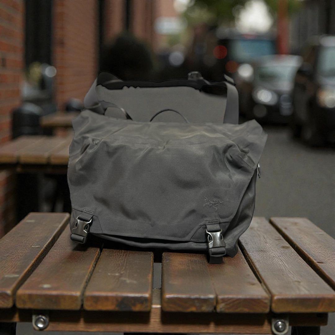 ARC’TERYXCourier Bag 15メッセンジャーバッグ