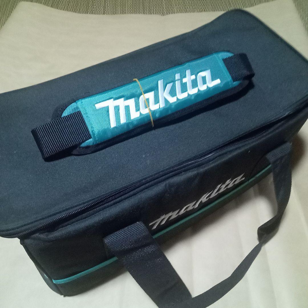 Makita 充電式クリーナー　CL121D 本体と付属品
