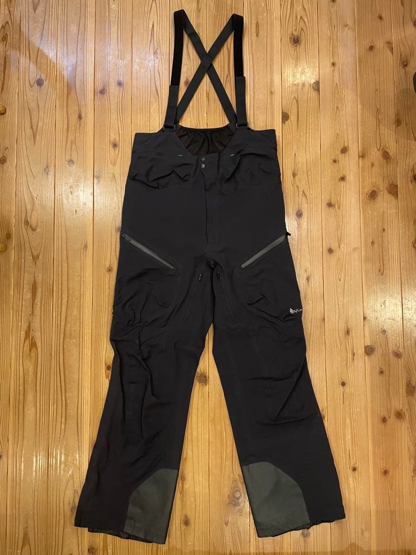 Burton AK457 GORE-TEX Pro ビブパンツ