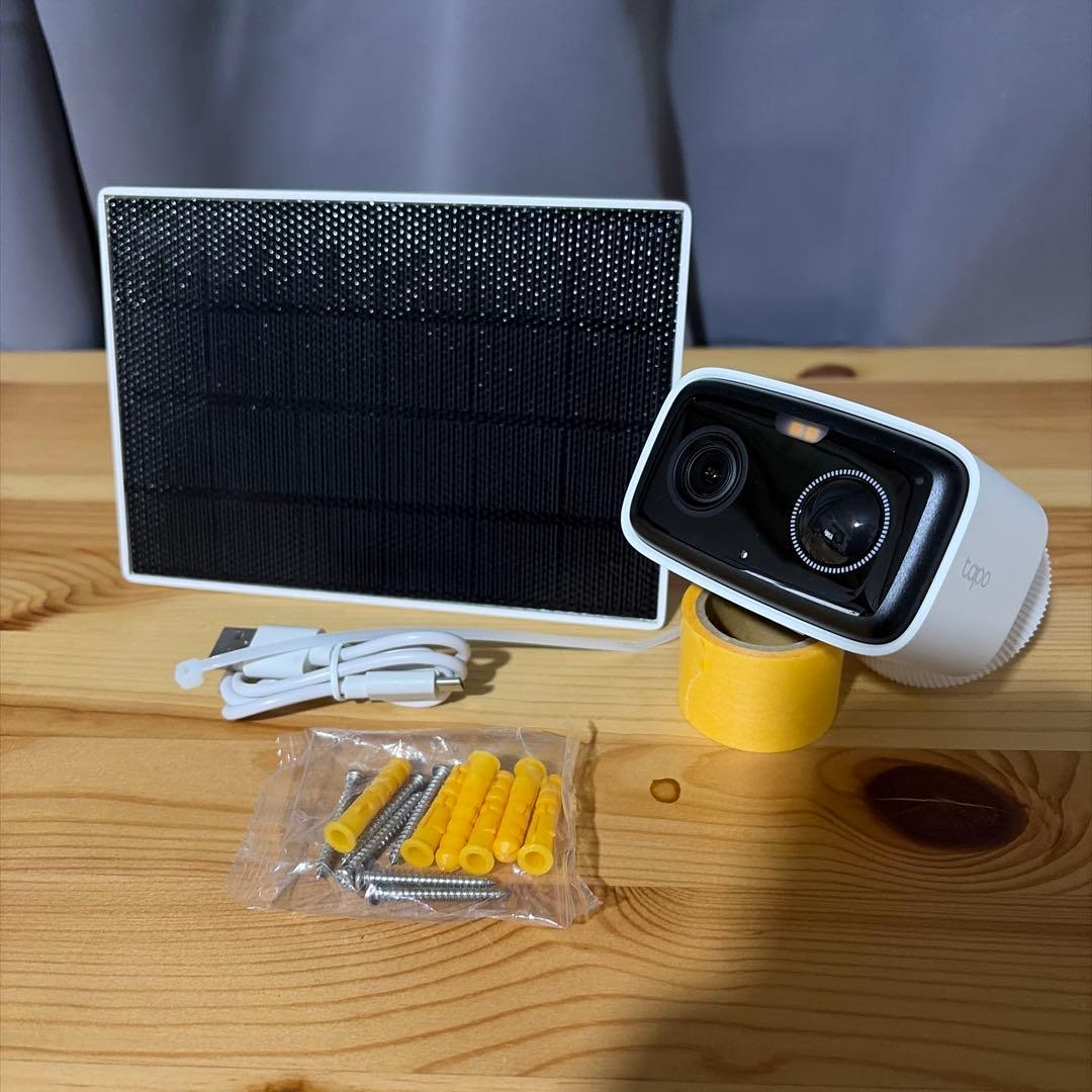 ほぼ新品 Tapo C400 KIT 防犯カメラ 屋外 ソーラー充電対応