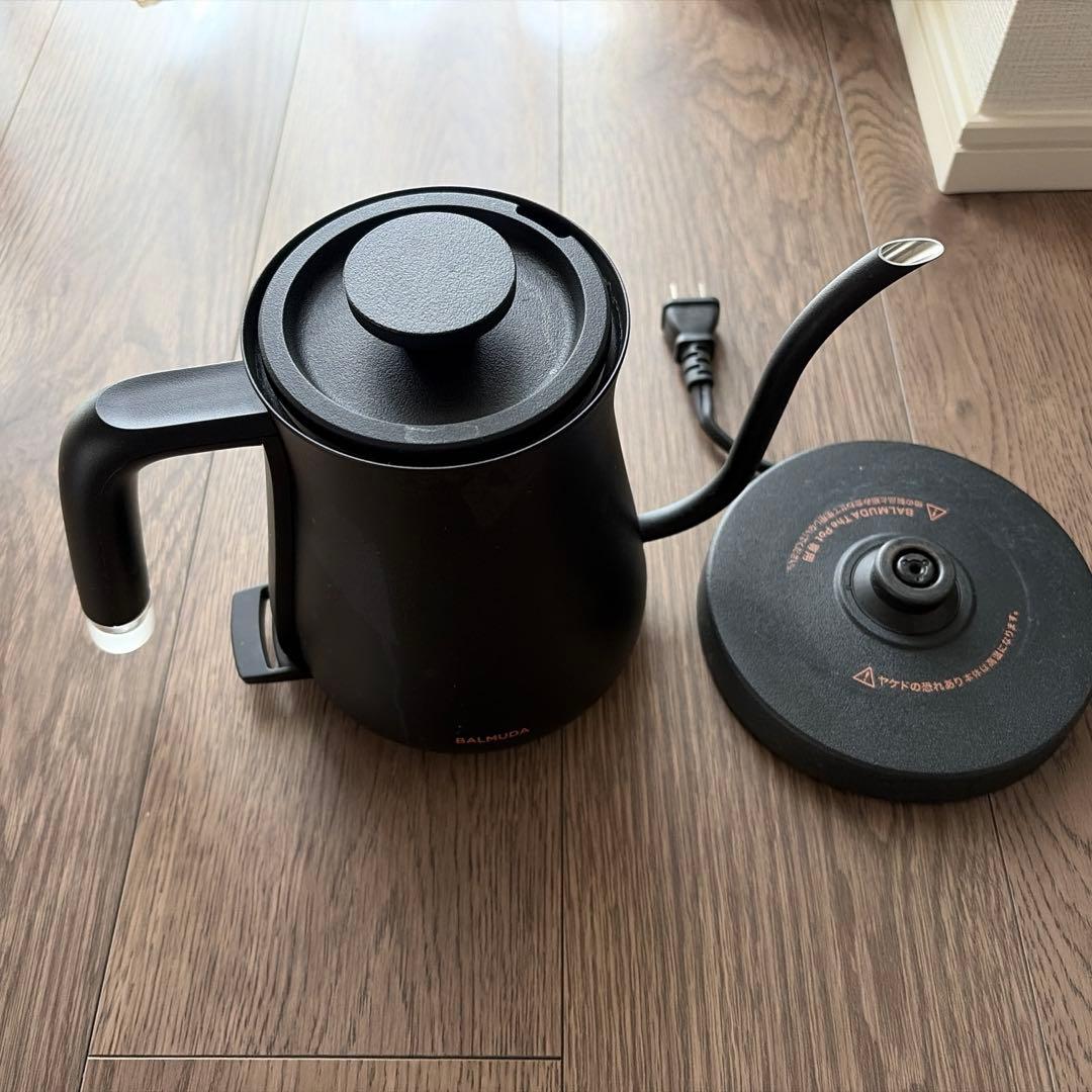 【バルミューダ】ブラック ステンレス 電気ケトル 1L