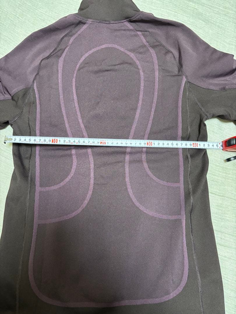 ルルレモン　シャツ