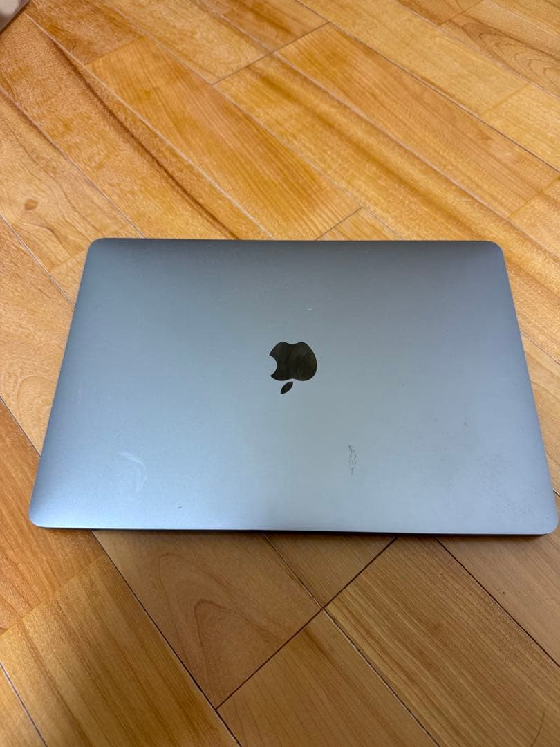 Apple MacBook Pro 13インチ　シルバー 本体箱もついてます