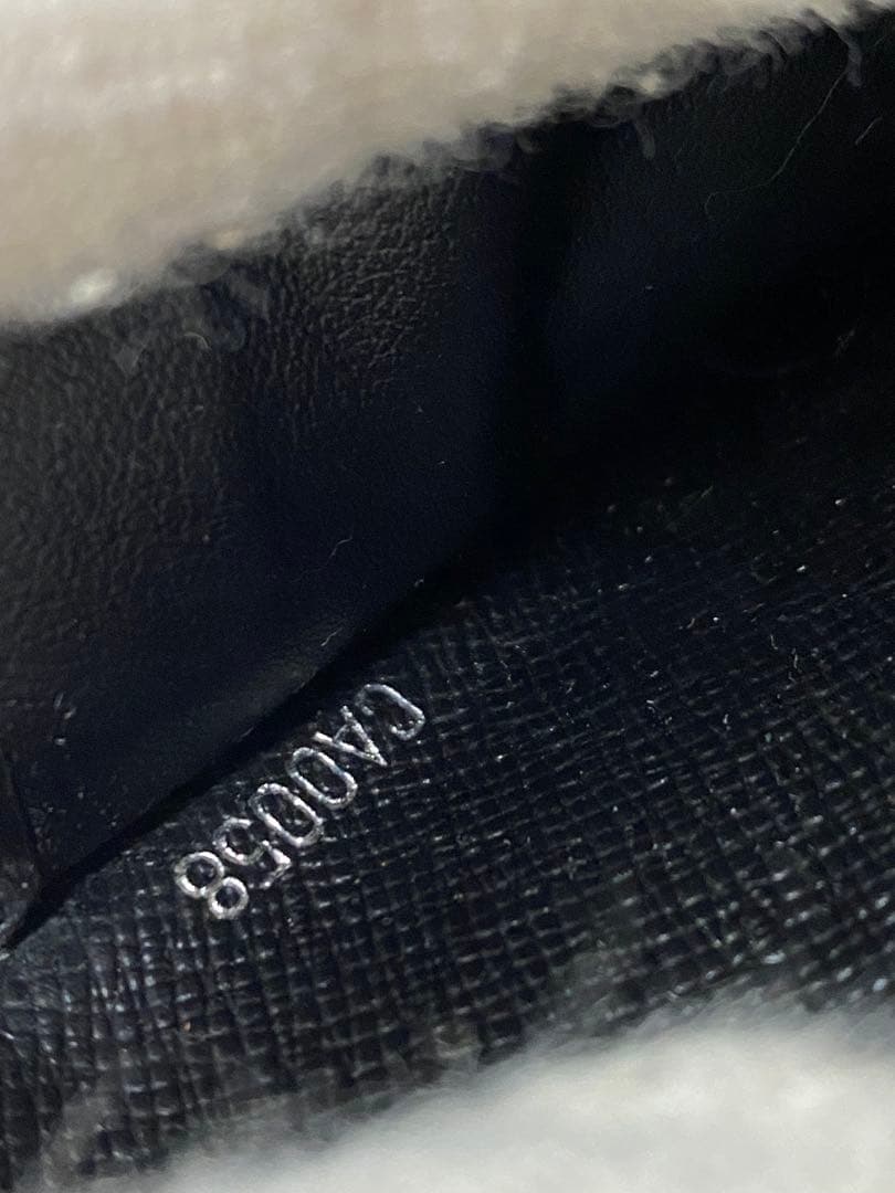 ルイヴィトン M63852 エピ ジッピーオーガナイザー 長財布 黒