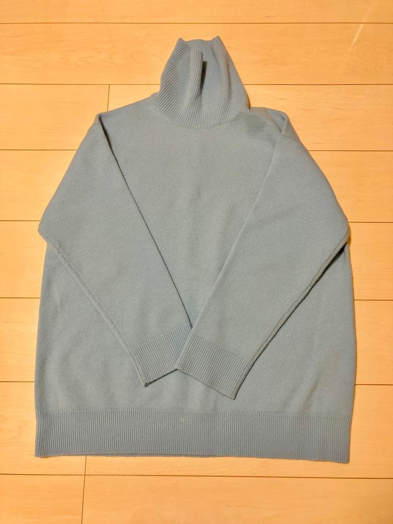 GALERIE VIE／ファインウールライト タートルネック　ライトブルー
